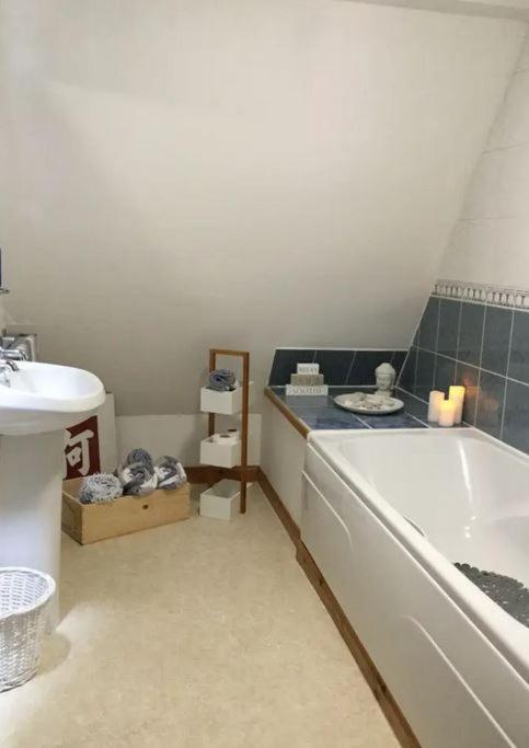 Fabulous Top Floor Apartment In Inverness Eksteriør billede